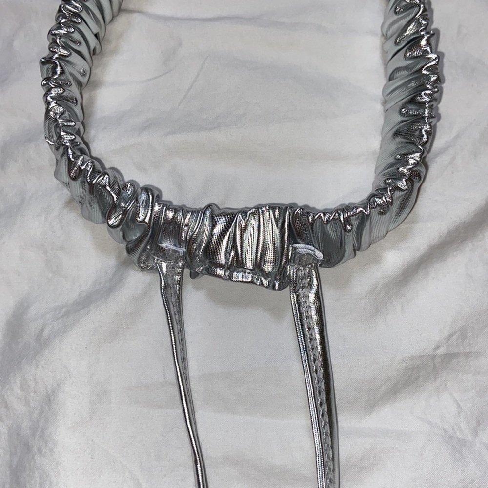 Spirit Halloween shiny silver metallic Halloween leg wraps. One size. Like new - Picture 5 of 8